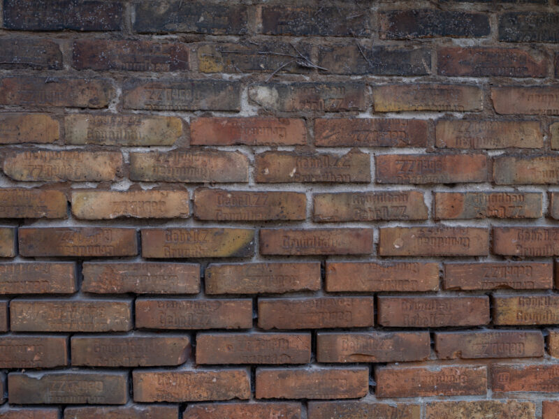 Ziegel mit Prägung
